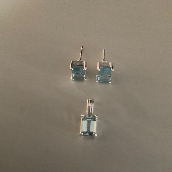 Aquamarine Small Pendant and Earring Set - Picture 2 of 3